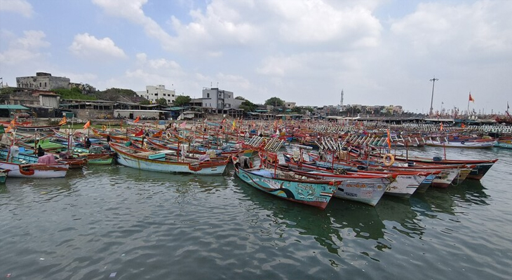 Aajkaal Daily (Desh Pardesh Ni Aajkaal)