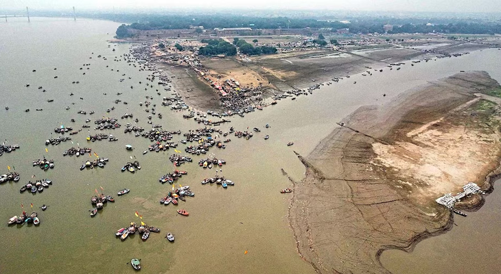 Aajkaal Daily (Desh Pardesh Ni Aajkaal)