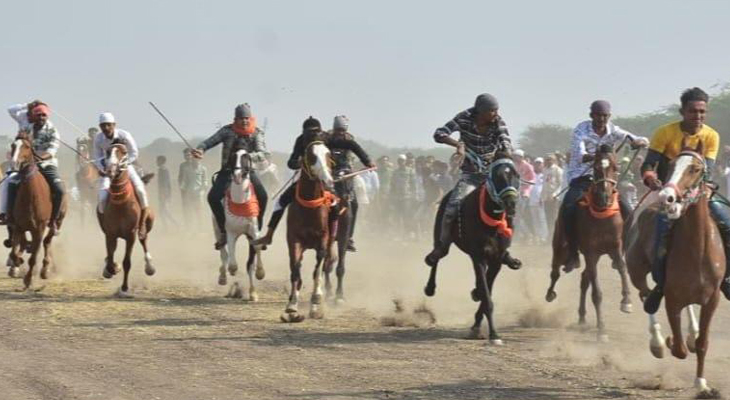 Aajkaal Daily (Desh Pardesh Ni Aajkaal)