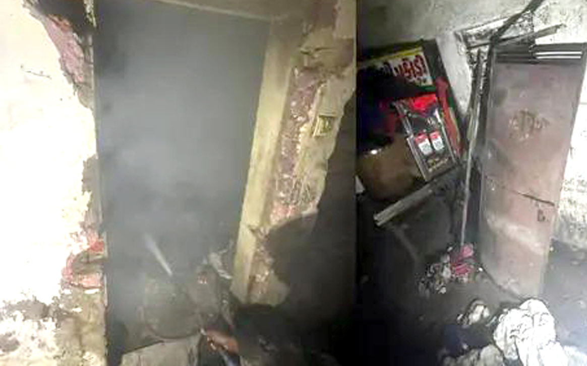 Aajkaal Daily (Desh Pardesh Ni Aajkaal)