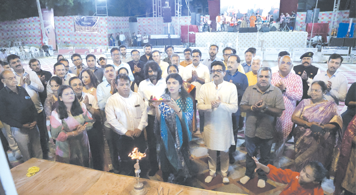 Aajkaal Daily (Desh Pardesh Ni Aajkaal)