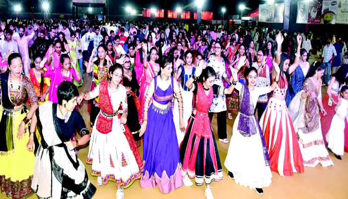 Aajkaal Daily (Desh Pardesh Ni Aajkaal)