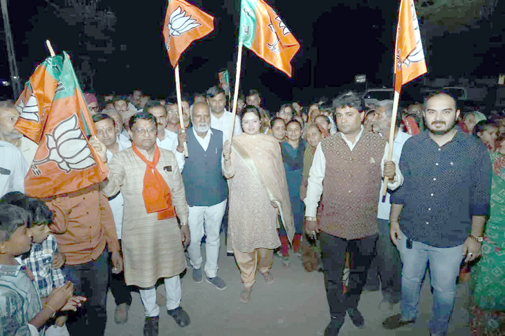 Aajkaal Daily (Desh Pardesh Ni Aajkaal)