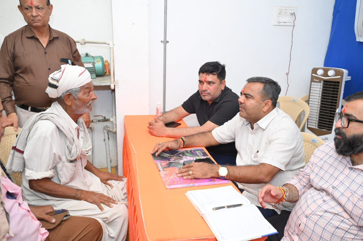 Aajkaal Daily (Desh Pardesh Ni Aajkaal)