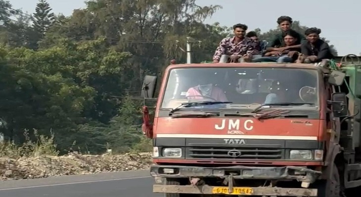 Aajkaal Daily (Desh Pardesh Ni Aajkaal)