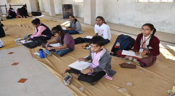 Aajkaal Daily (Desh Pardesh Ni Aajkaal)