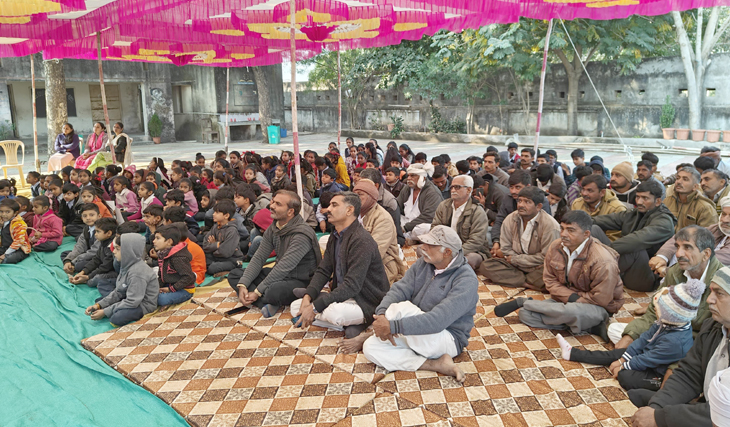 Aajkaal Daily (Desh Pardesh Ni Aajkaal)