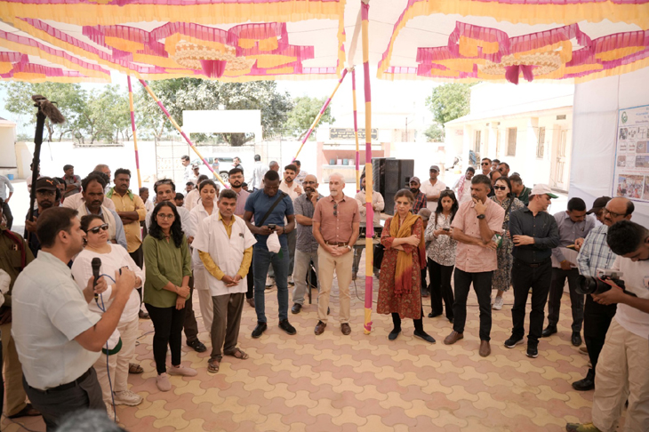 Aajkaal Daily (Desh Pardesh Ni Aajkaal)