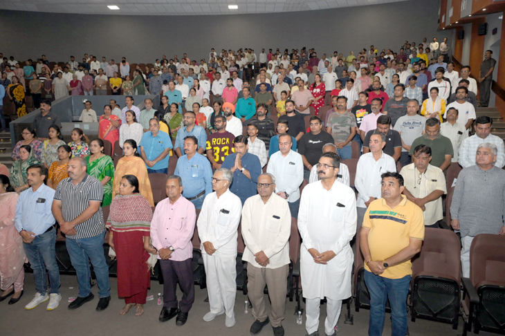 Aajkaal Daily (Desh Pardesh Ni Aajkaal)