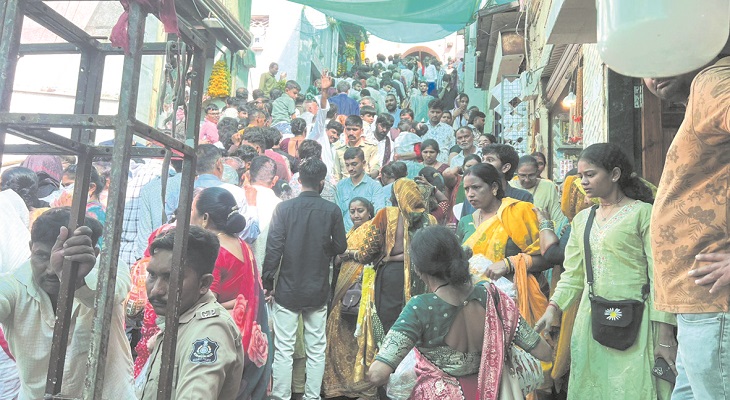 Aajkaal Daily (Desh Pardesh Ni Aajkaal)