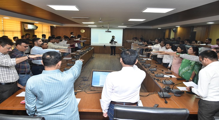 Aajkaal Daily (Desh Pardesh Ni Aajkaal)