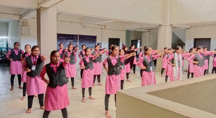 Aajkaal Daily (Desh Pardesh Ni Aajkaal)