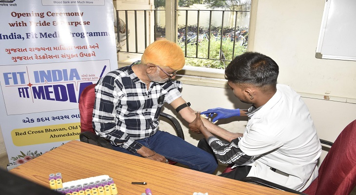 Aajkaal Daily (Desh Pardesh Ni Aajkaal)