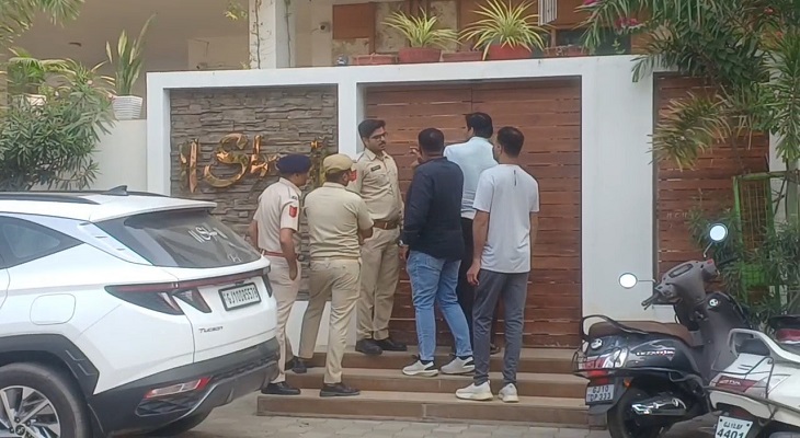 Aajkaal Daily (Desh Pardesh Ni Aajkaal)