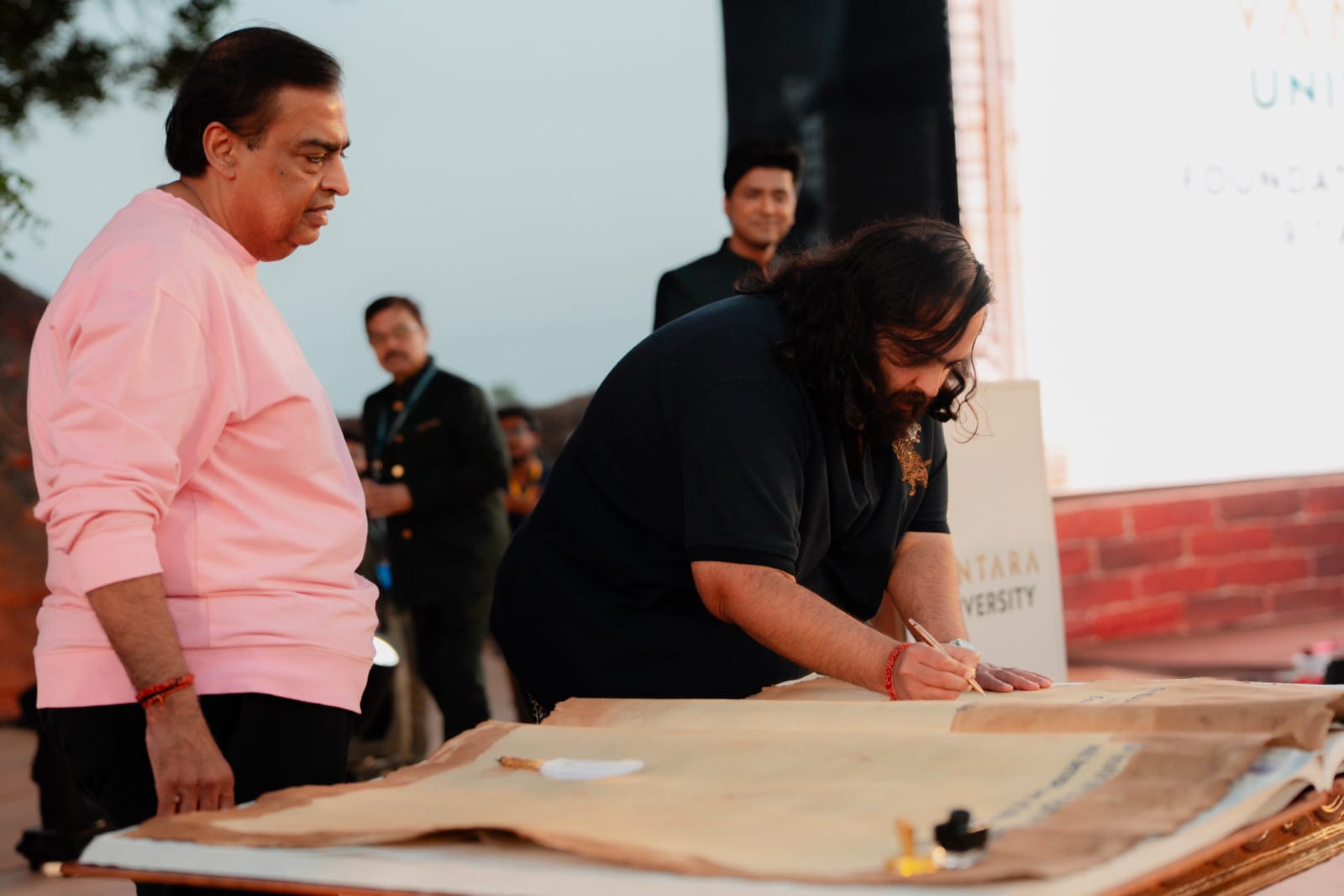 Aajkaal Daily (Desh Pardesh Ni Aajkaal)