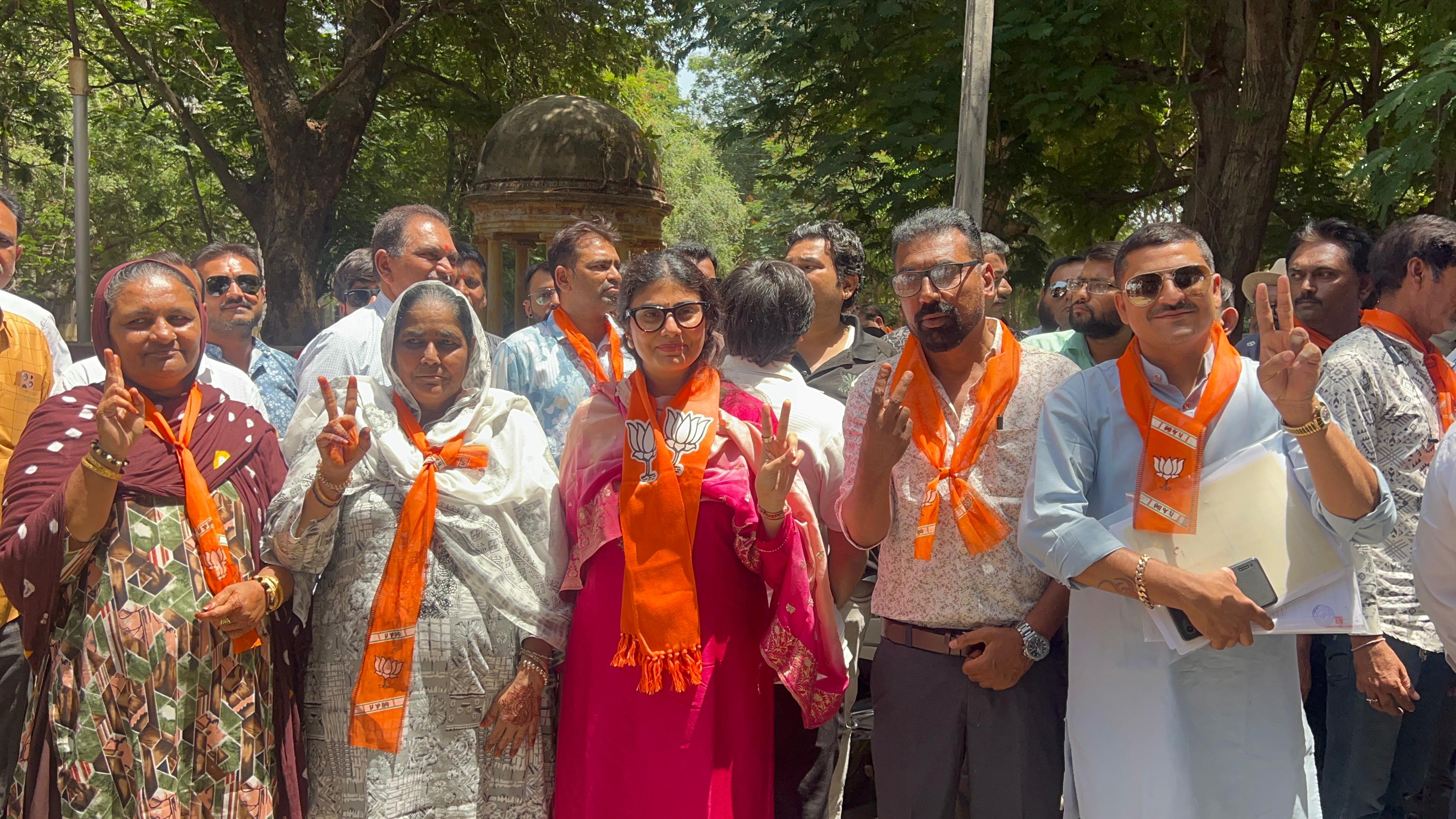 Aajkaal Daily (Desh Pardesh Ni Aajkaal)