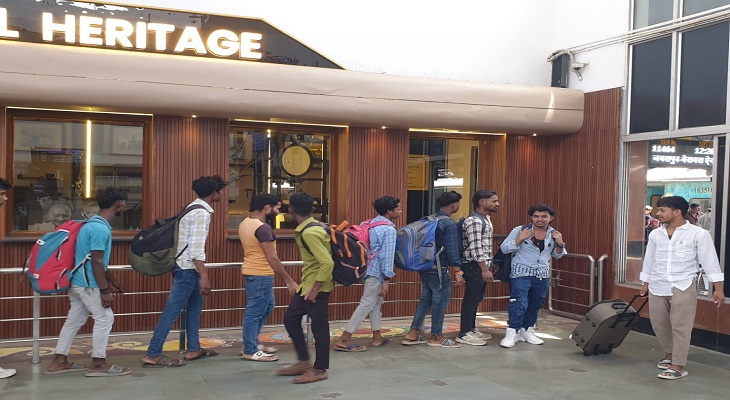 Aajkaal Daily (Desh Pardesh Ni Aajkaal)