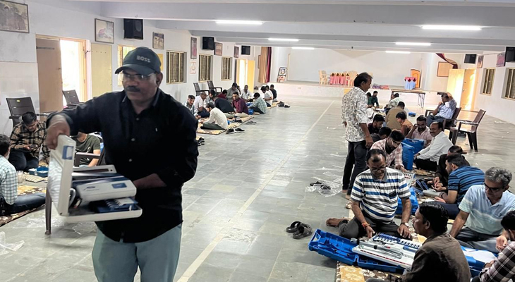 Aajkaal Daily (Desh Pardesh Ni Aajkaal)