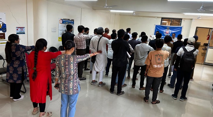 Aajkaal Daily (Desh Pardesh Ni Aajkaal)