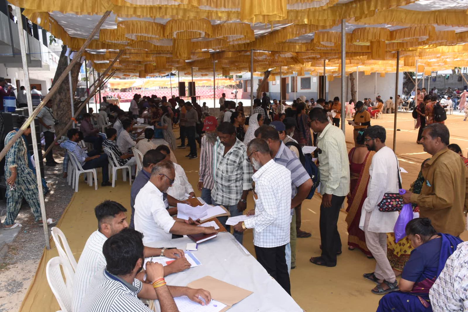 Aajkaal Daily (Desh Pardesh Ni Aajkaal)