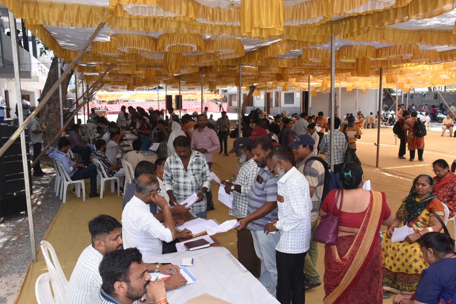 Aajkaal Daily (Desh Pardesh Ni Aajkaal)