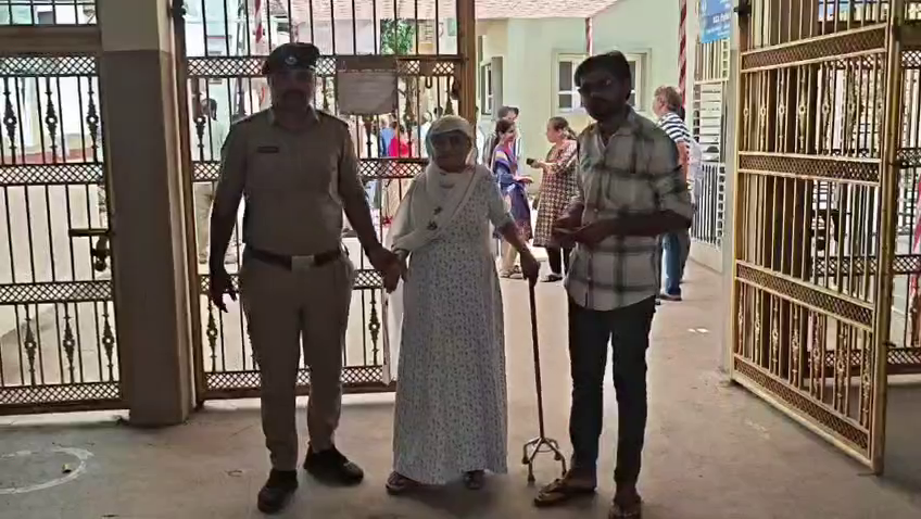 Aajkaal Daily (Desh Pardesh Ni Aajkaal)