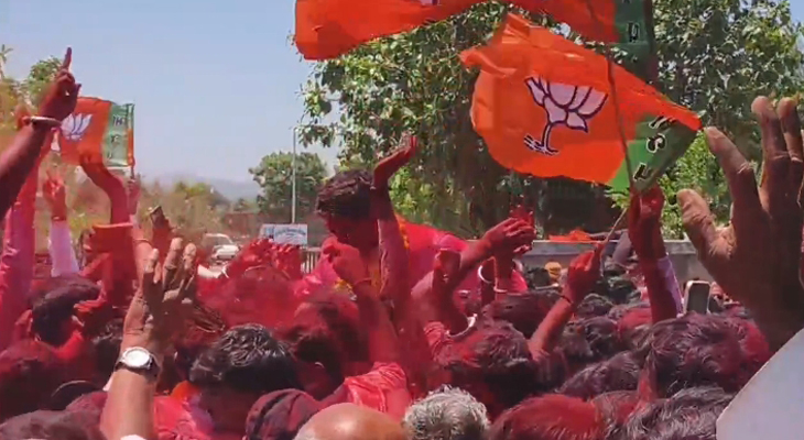 Aajkaal Daily (Desh Pardesh Ni Aajkaal)