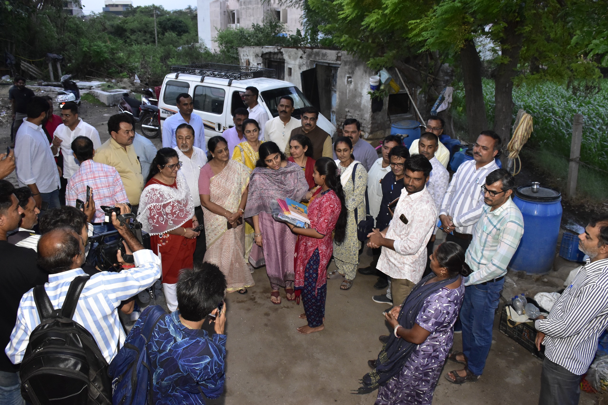 Aajkaal Daily (Desh Pardesh Ni Aajkaal)