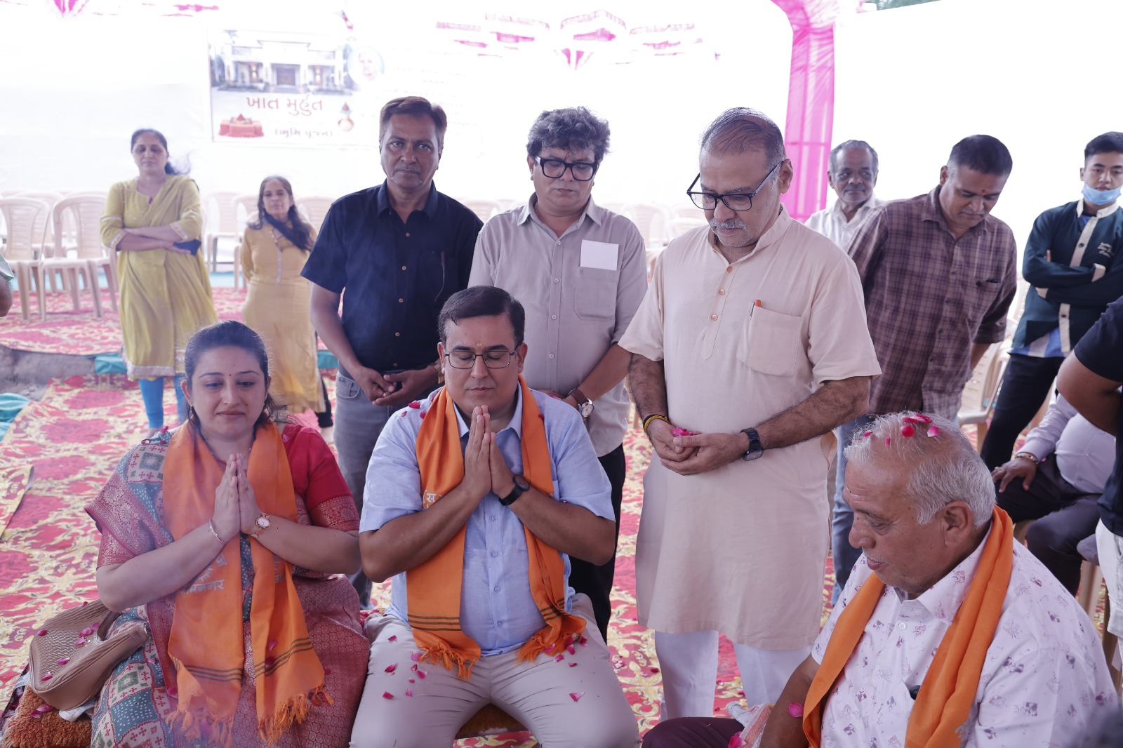 Aajkaal Daily (Desh Pardesh Ni Aajkaal)