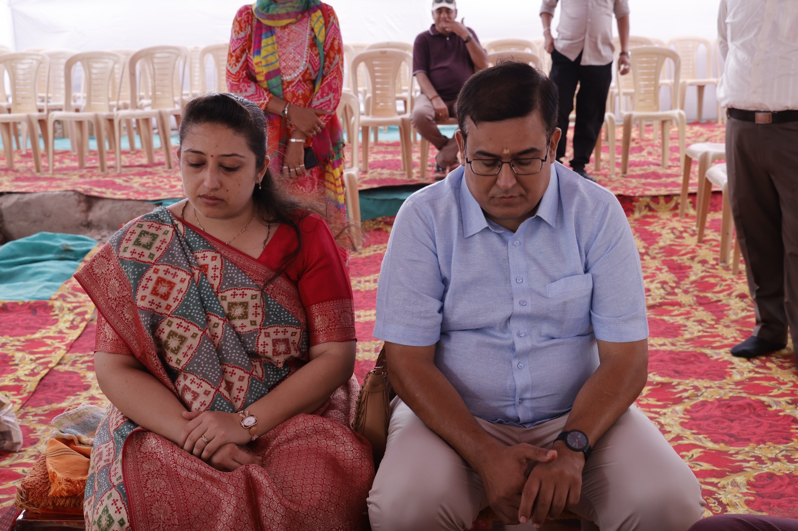 Aajkaal Daily (Desh Pardesh Ni Aajkaal)