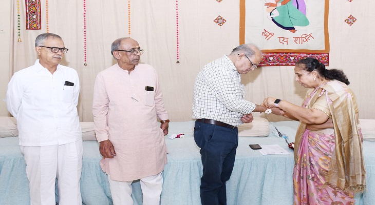 Aajkaal Daily (Desh Pardesh Ni Aajkaal)