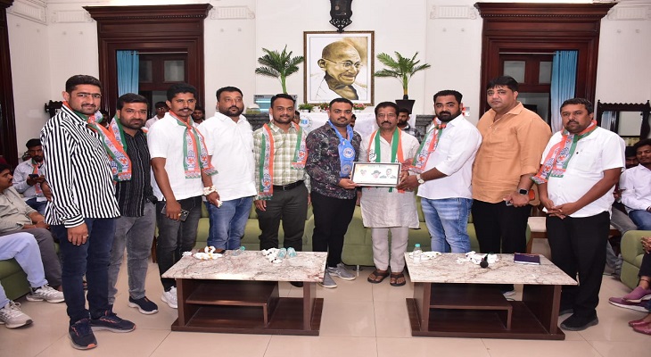 Aajkaal Daily (Desh Pardesh Ni Aajkaal)