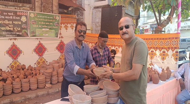 Aajkaal Daily (Desh Pardesh Ni Aajkaal)