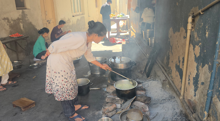 Aajkaal Daily (Desh Pardesh Ni Aajkaal)