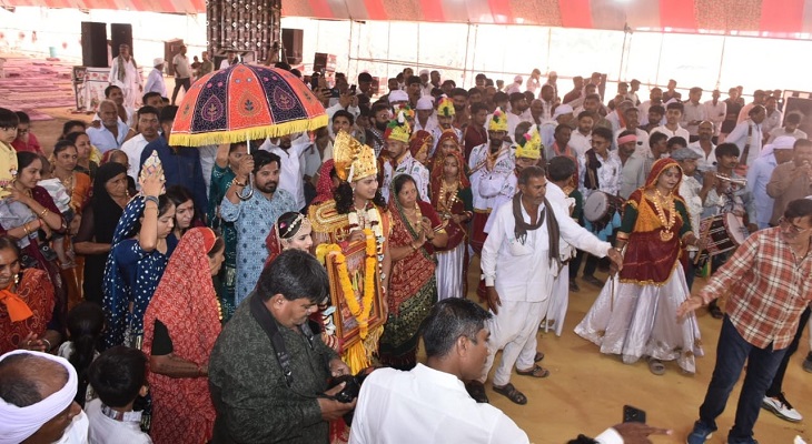 Aajkaal Daily (Desh Pardesh Ni Aajkaal)